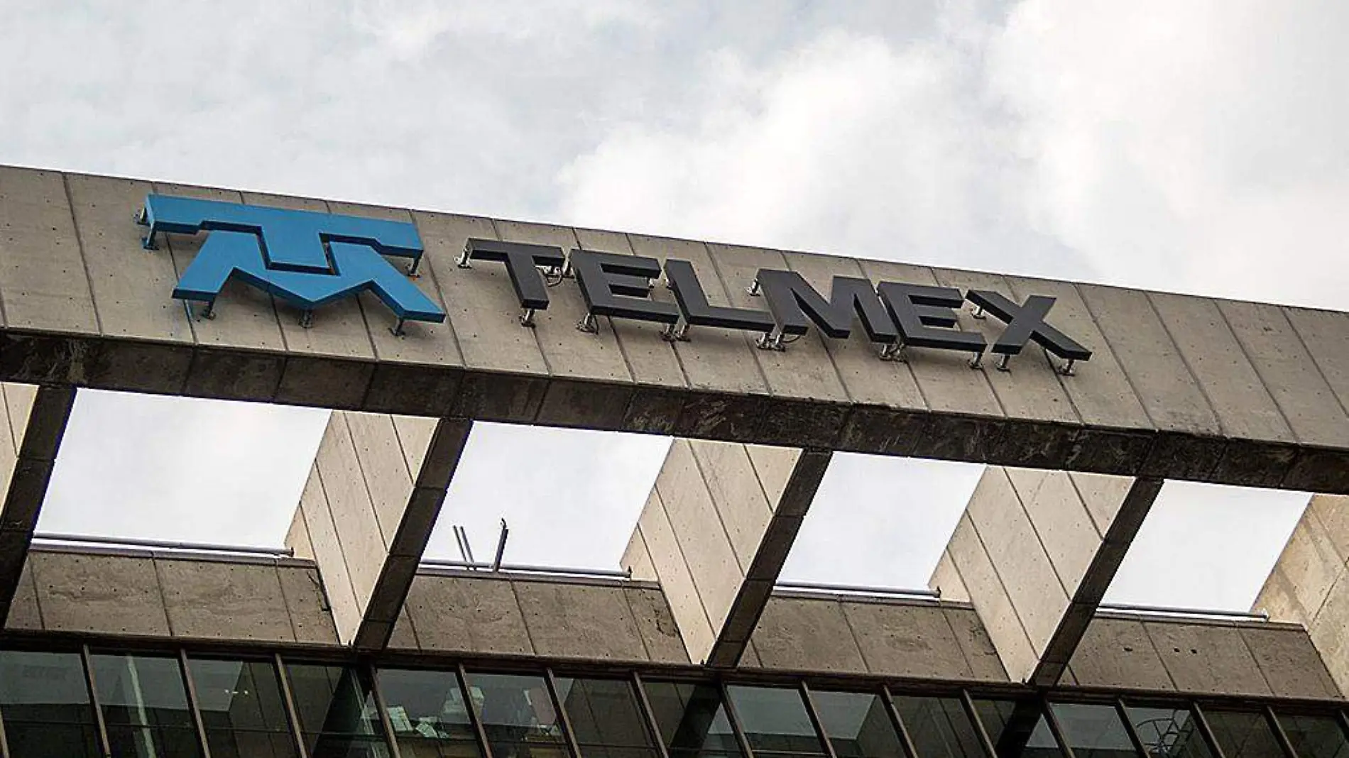 Fachada edificio de TELMEX